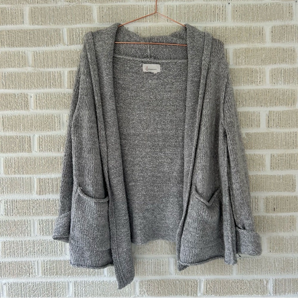 ANTHROPOLOGIR Cozy Gray Open-Front Sweater